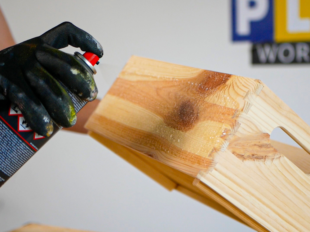 klej PintyPlus w sprayu do drewna metalu ceramiki materiałów.jpg